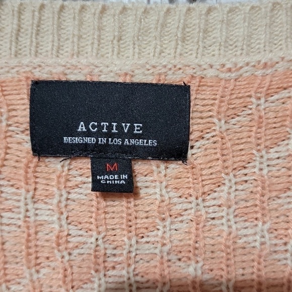 Active Design in Los Angles Aztec Southwest Tribal Print Cardigan - Picture 3 of 5